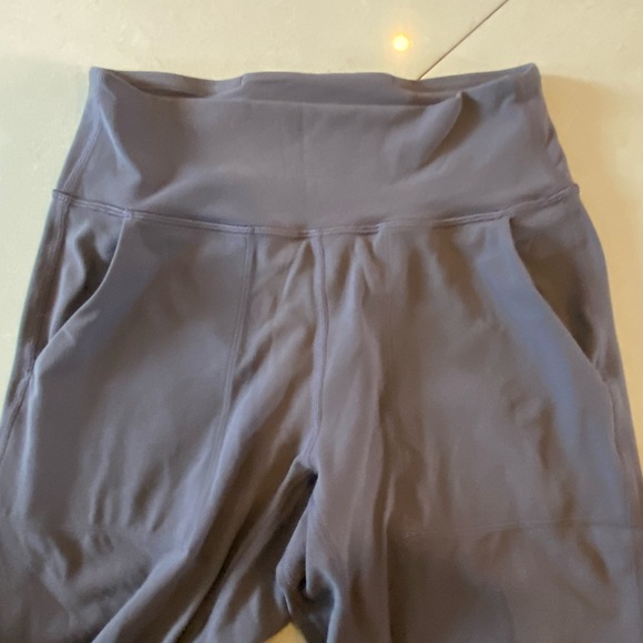 Lululemon crop leggings size 4 - Picture 4 of 9
